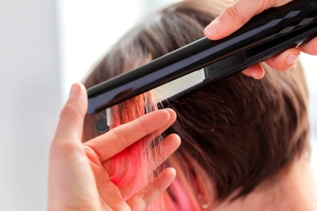 Lisser cheveux court femme